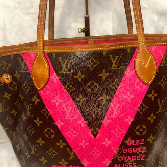 Louis Vuitton Limited Edition V Neverfull MM - Picture 4 of 16